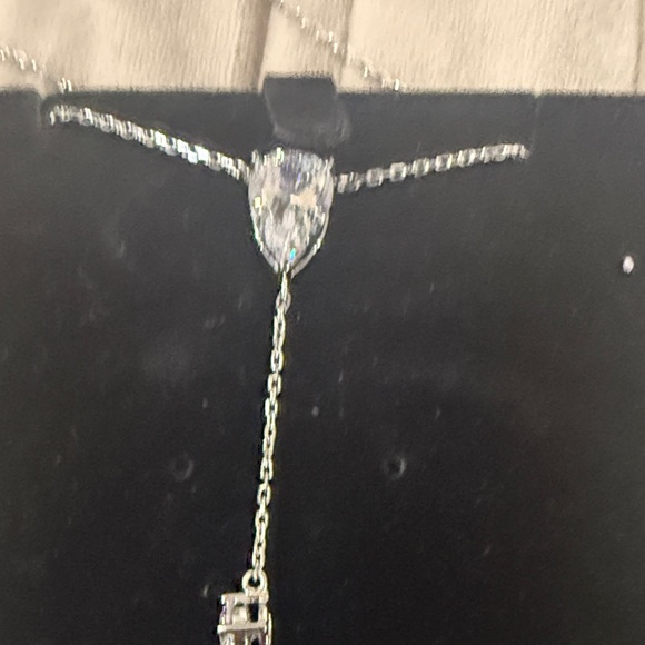 Anna Zuckerman Luxury Gold Necklace - Picture 3 of 5